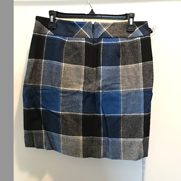 Talbots - Classic black, gray & blue plaid wool 19 inch pencil skirt, size 8P - Picture 6 of 8